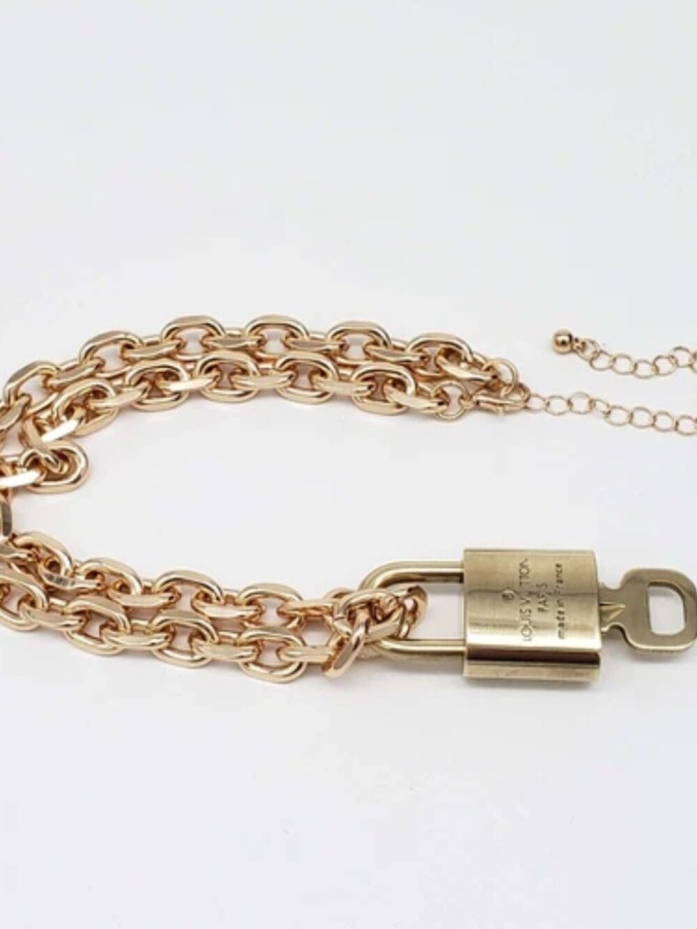 Gold-Plated Necklace with Authentic Louis Vuitton Padlock - Picture 4 of 7